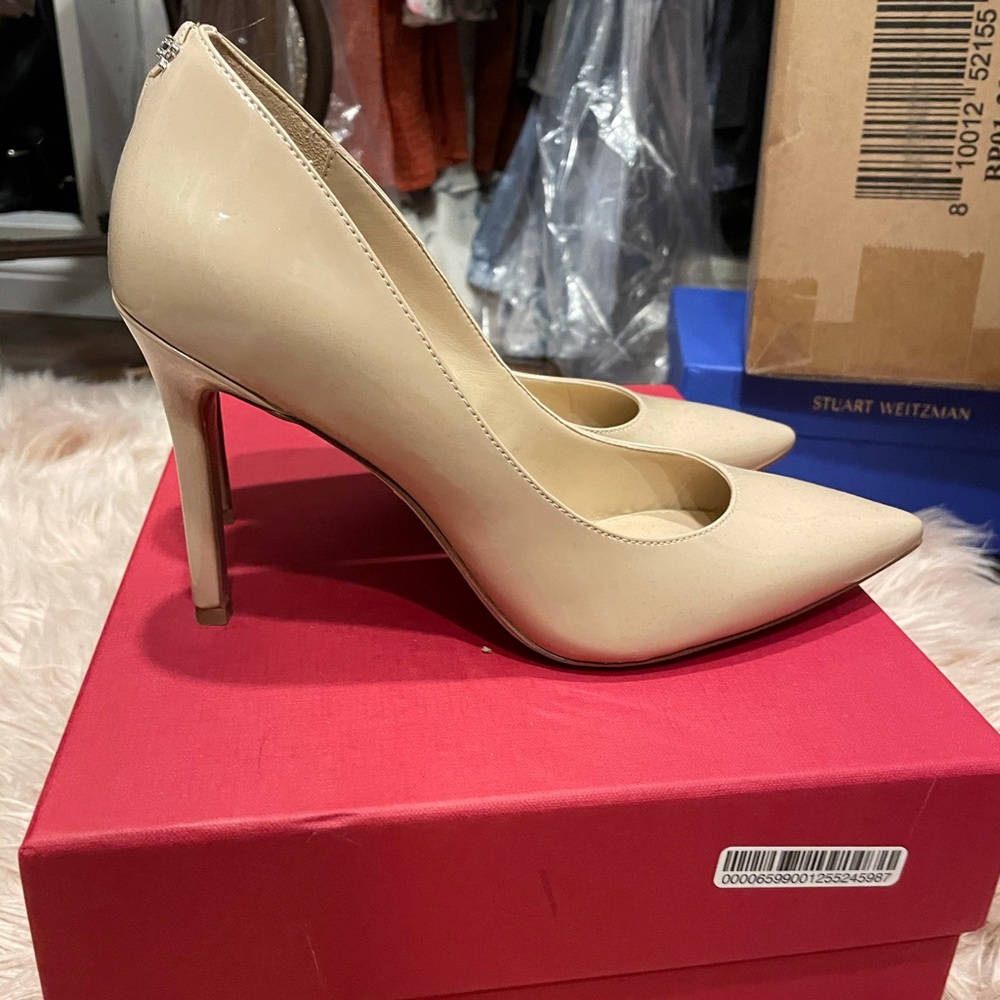 Pumps - Picture 2 of 4